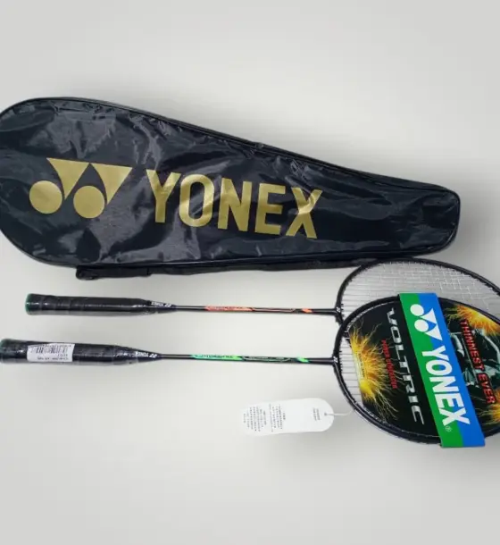 مضرب ريشة YONEX مفرد مع شنطة